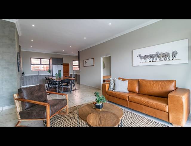 3 BEDROOM SIMPLEX FOR SALE IN SILVER LAKES